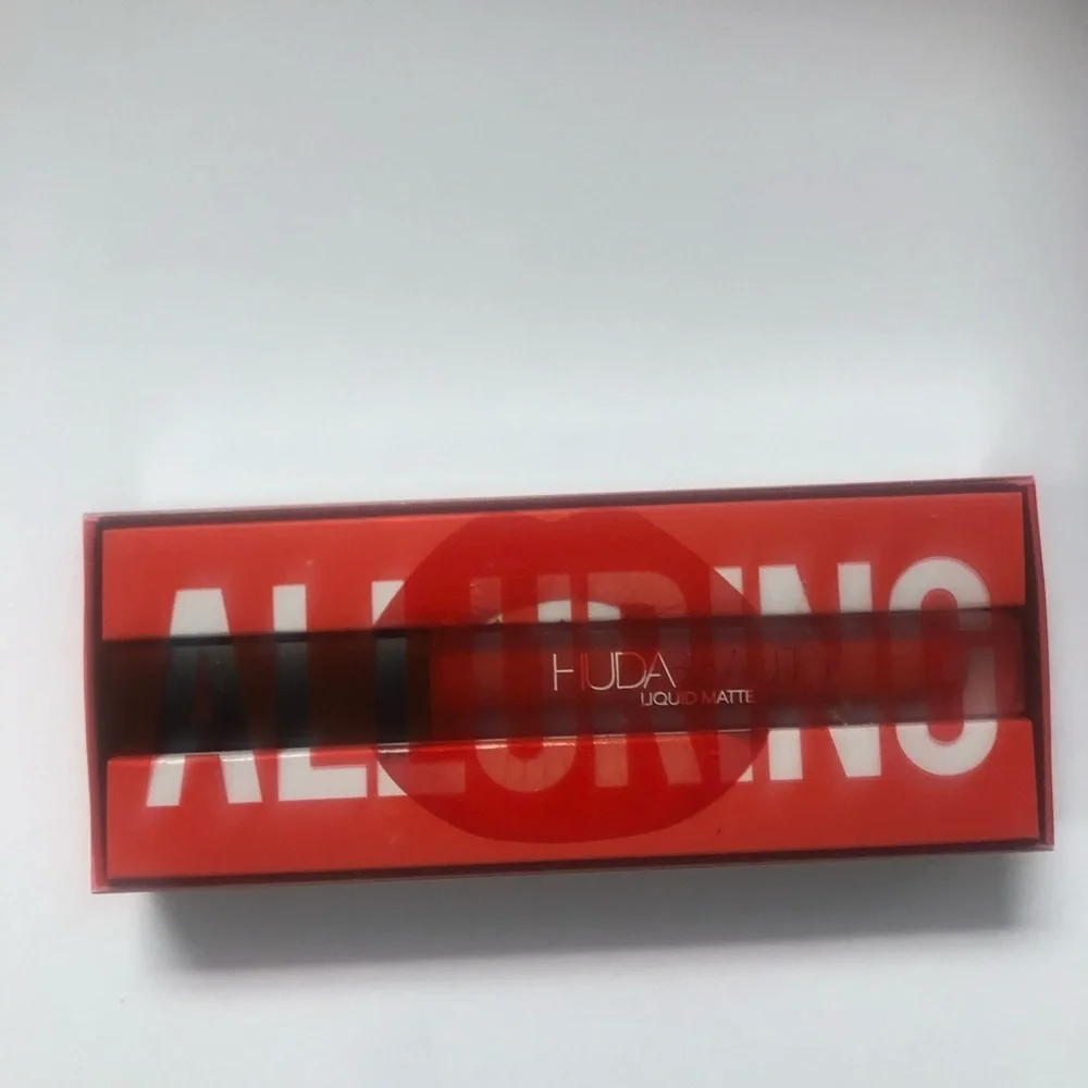 Huda liquid matte in alluring